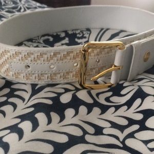 Vince Camuto size XS white tan woven belt